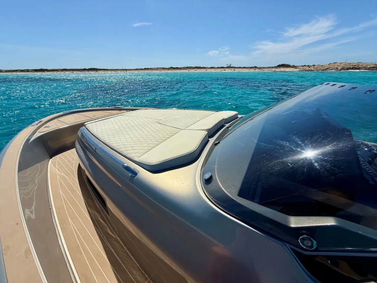 Verhuur Motorboot Solaris Power met vaarbewijs