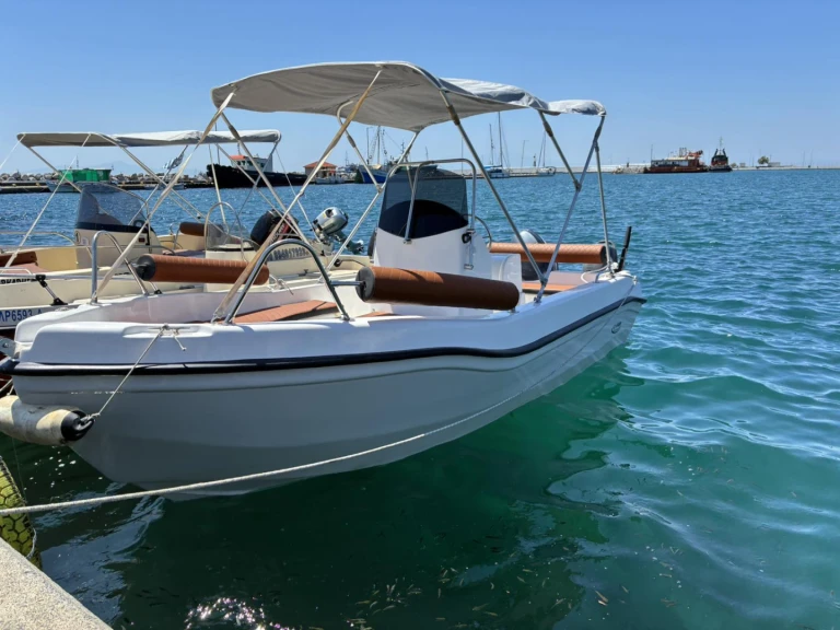 Verhuur Motorboot Athrakiboats met vaarbewijs