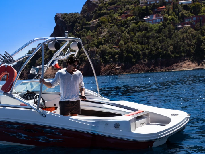 Verhuur Motorboot Sea Ray met vaarbewijs