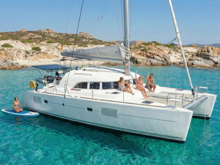Lagoon Lagoon 380 S2 te huur van particulier of professional in La Caletta