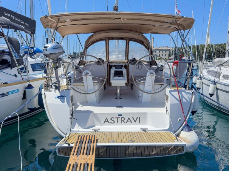 Zeilboot te huur in Pula voor de beste prijs