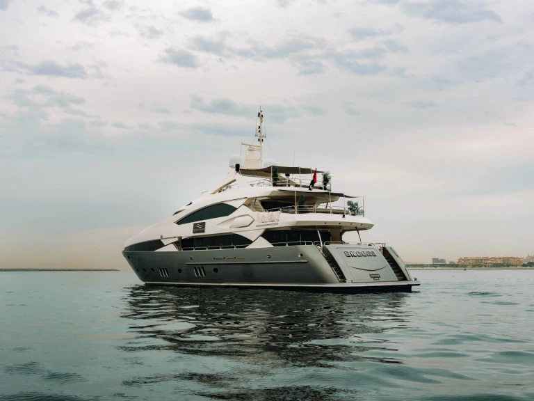 Bootverhuur Dubai Marina goedkoop Sunseeker 40 Luxury MY
