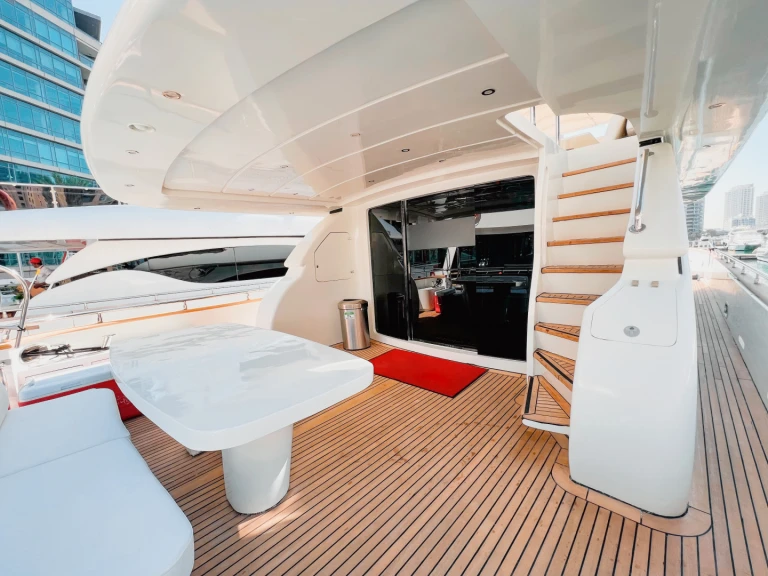 Jacht te huur in Dubai Marina voor de beste prijs