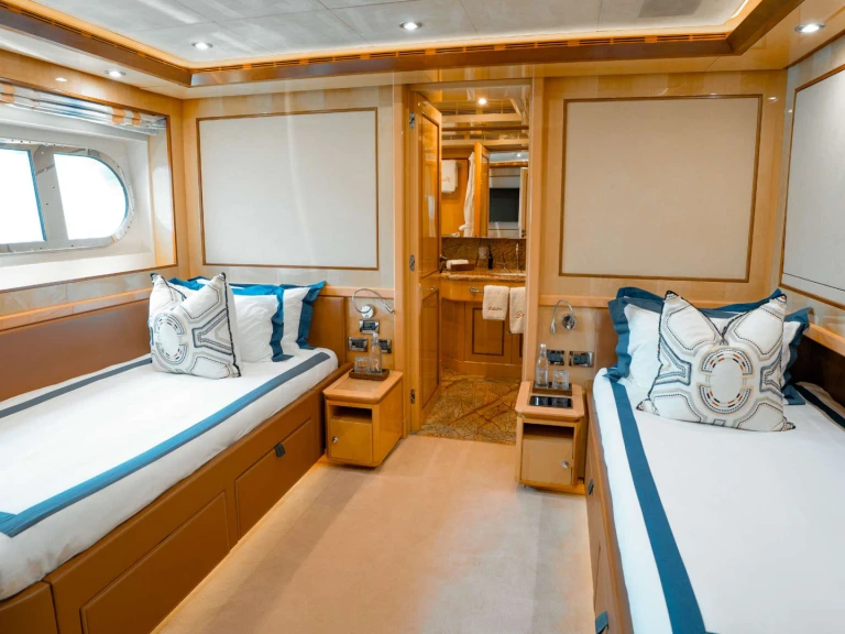  Luxury Motor Yacht B te huur van particulier of professional in Dubai Marina