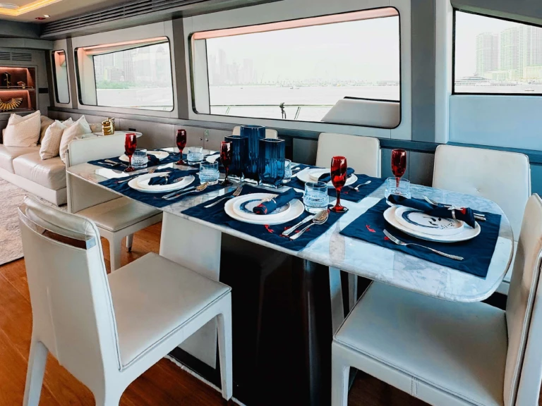 Huur Jacht met of zonder schipper  in Dubai Marina