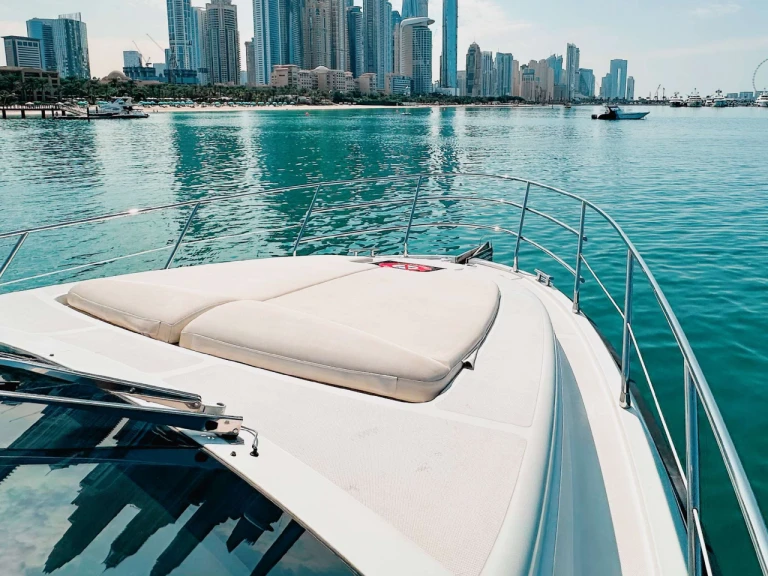Huur een Azimut Azimut 50 X33 in Dubai Marina