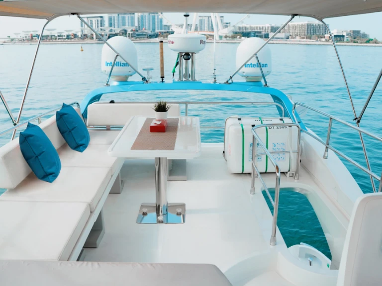 Bootverhuur Azimut Azimut 50 X33 in Dubai Marina via SamBoat