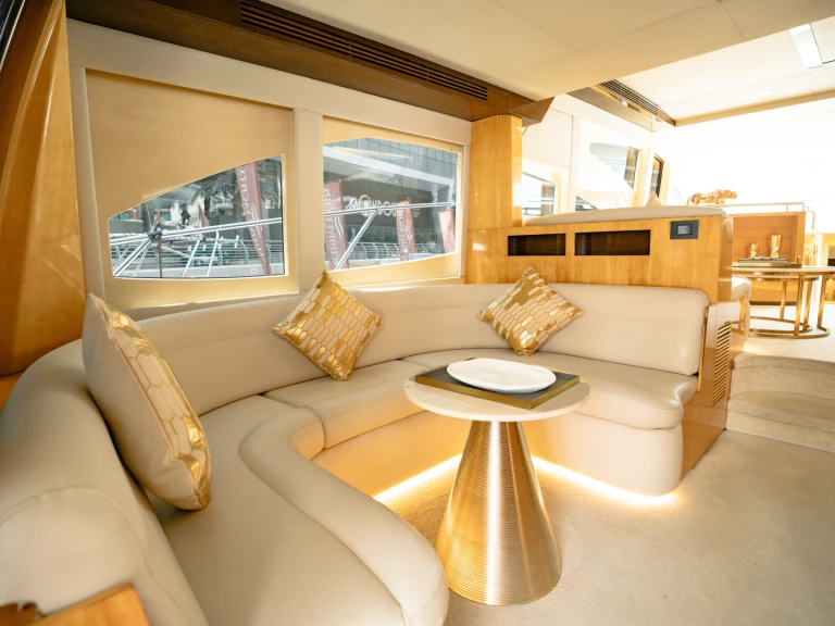 Bootverhuur Dubai Marina goedkoop Luxury Motor Yacht X3