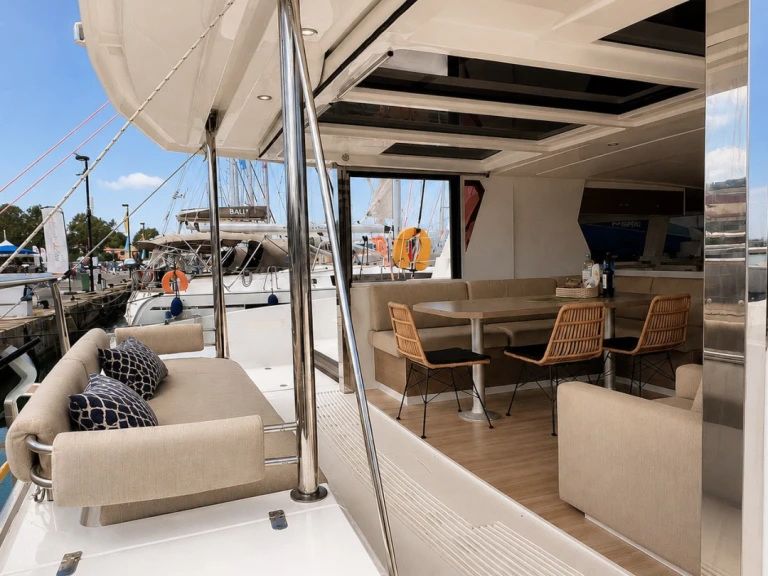 Huur een Bali Bali 4.2 in Gouviá