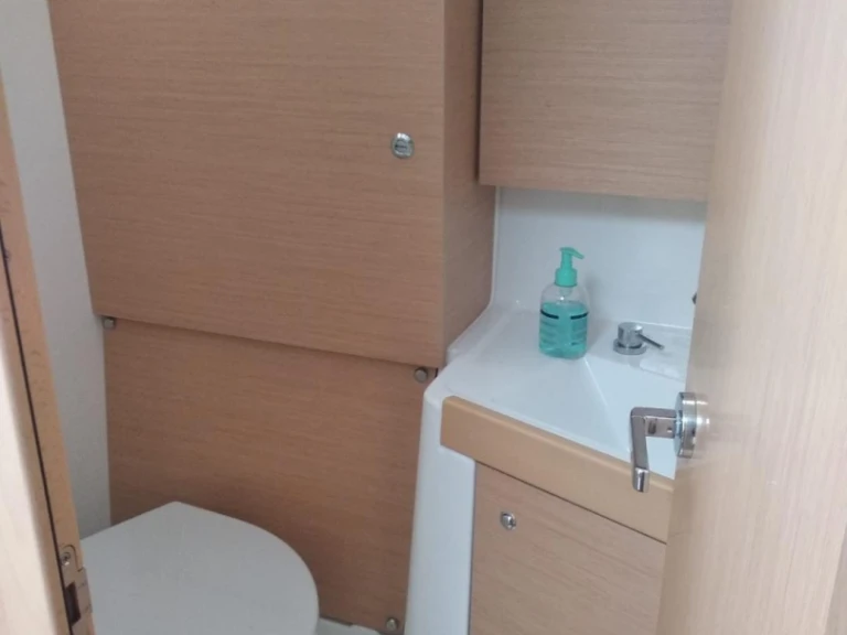 Huur een Bénéteau Oceanis 38.1 in Livorno