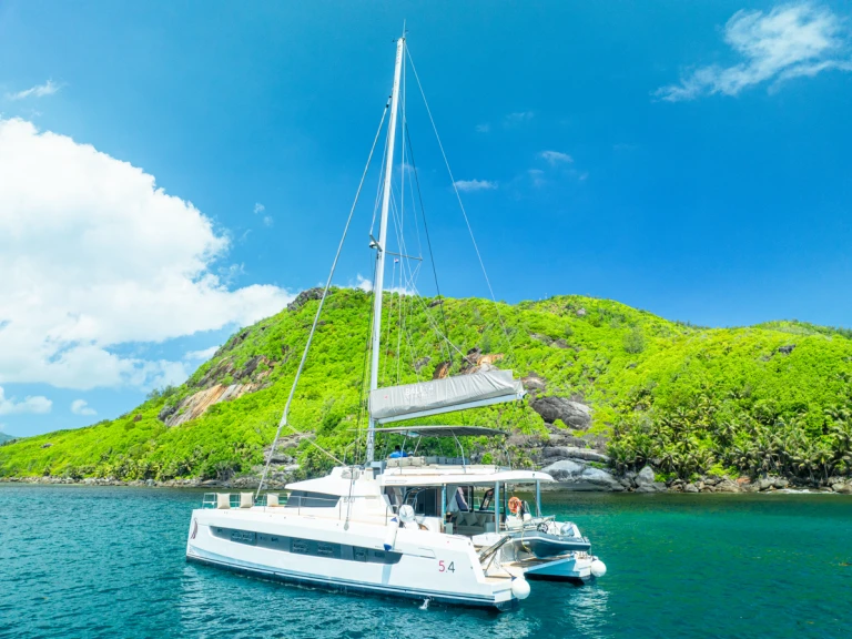 Bootverhuur Bali Bali 5.4 in Eden Island via SamBoat