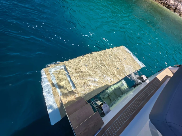 Sealine Sealine F430 te huur van particulier of professional in Kaštela