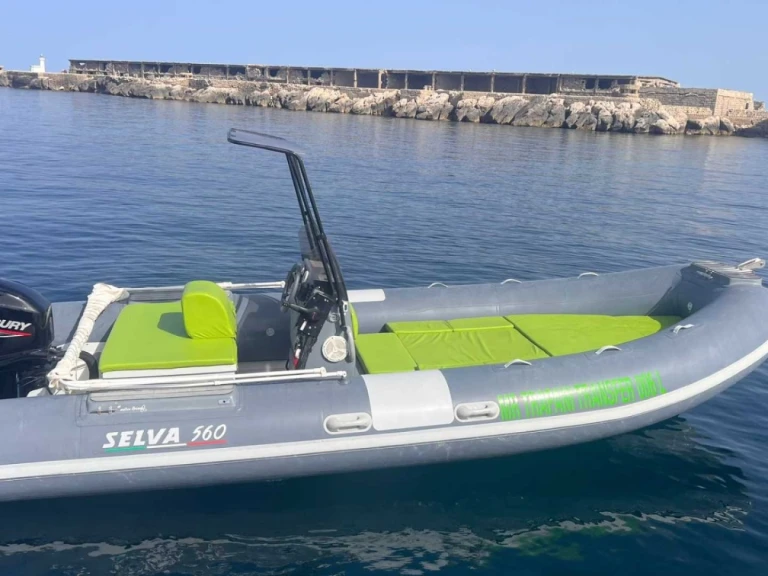 Huur een Selva Open Line D 5.6 in Trapani