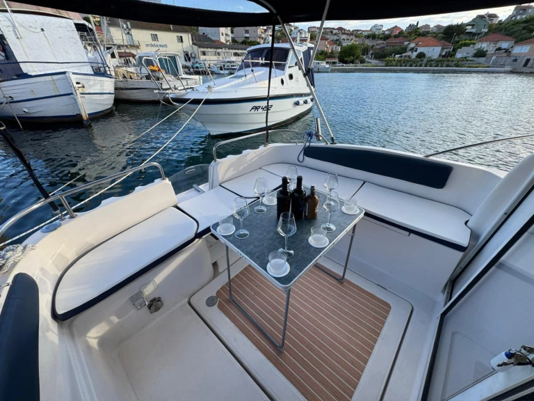 Huur een Quicksilver Quicksilver 700 Week-End in Preko