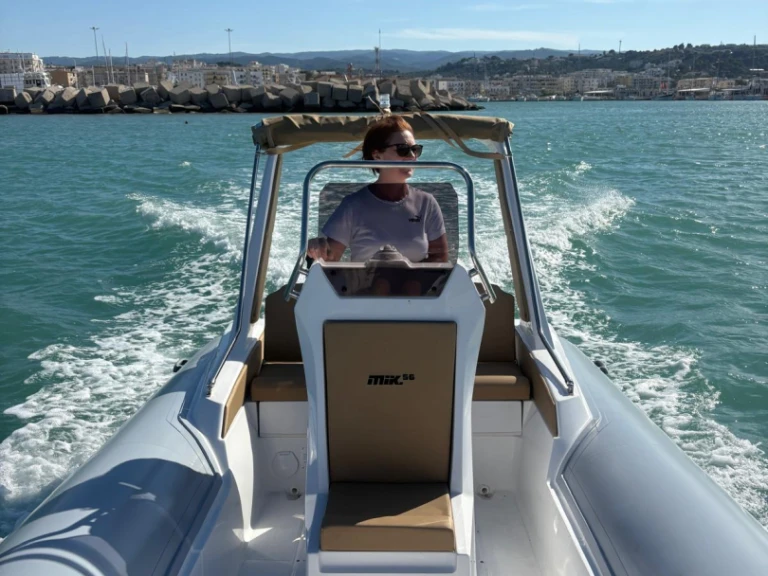 Huur een Micucci Mik Boat 560 in Vieste