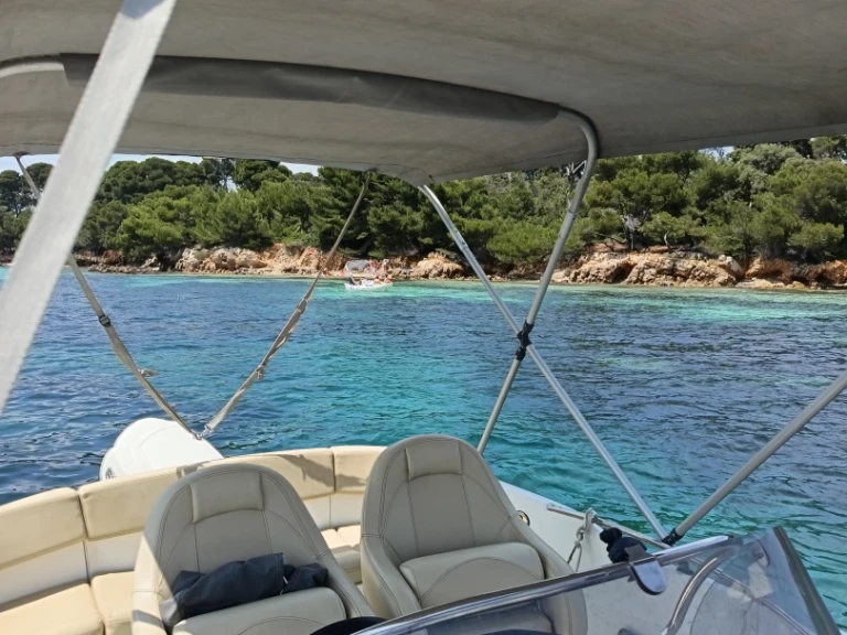 Verhuur Motorboot in Mandelieu-la-Napoule - Bénéteau Flyer 550 Open S2