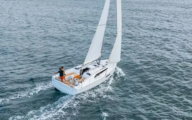 Verhuur Zeilboot Bénéteau met vaarbewijs