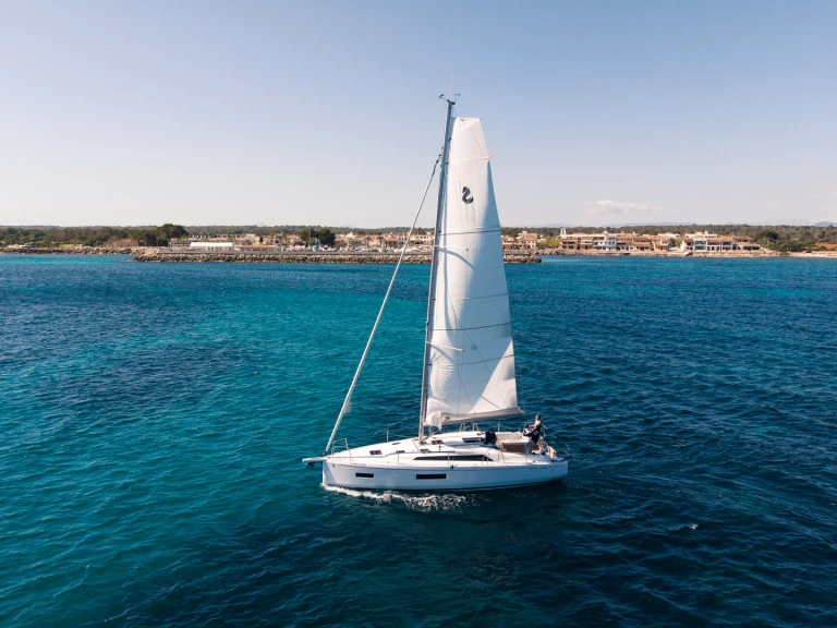 Huur een Bénéteau Oceanis 37.1 in s'Arenal