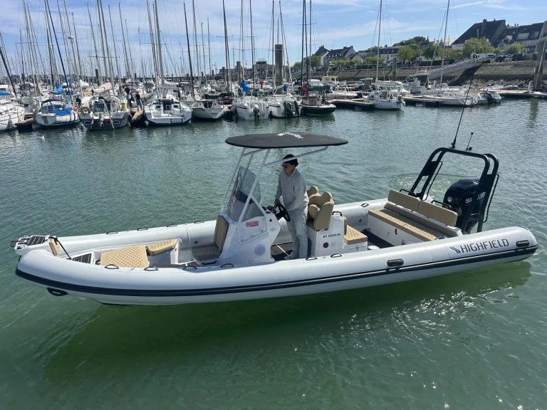 Huur een Highfield Patrol 760 in La Trinité-sur-Mer
