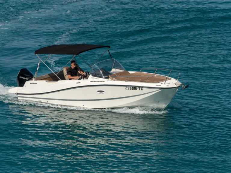 Huur Motorboot met of zonder schipper Quicksilver in Split