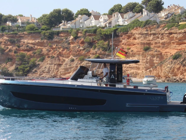 Huur Motorboot met of zonder schipper italyure in El Toro