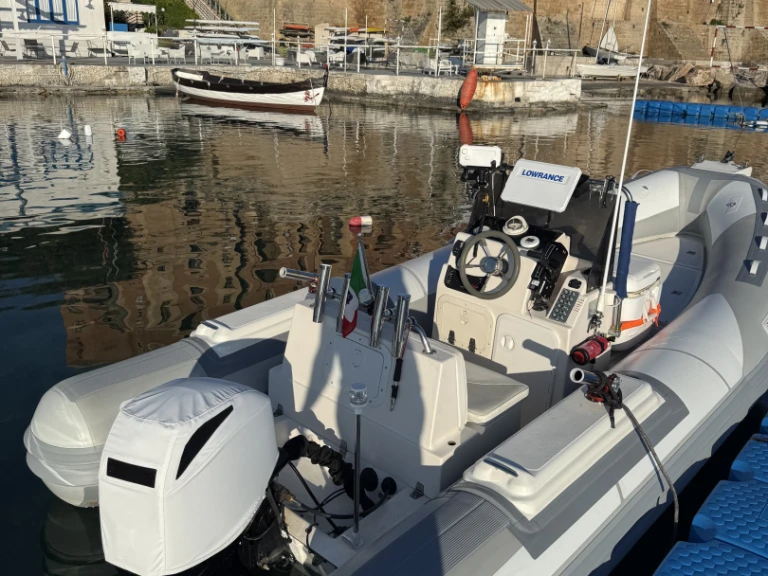Huur RIB met of zonder schipper trident in Taranto