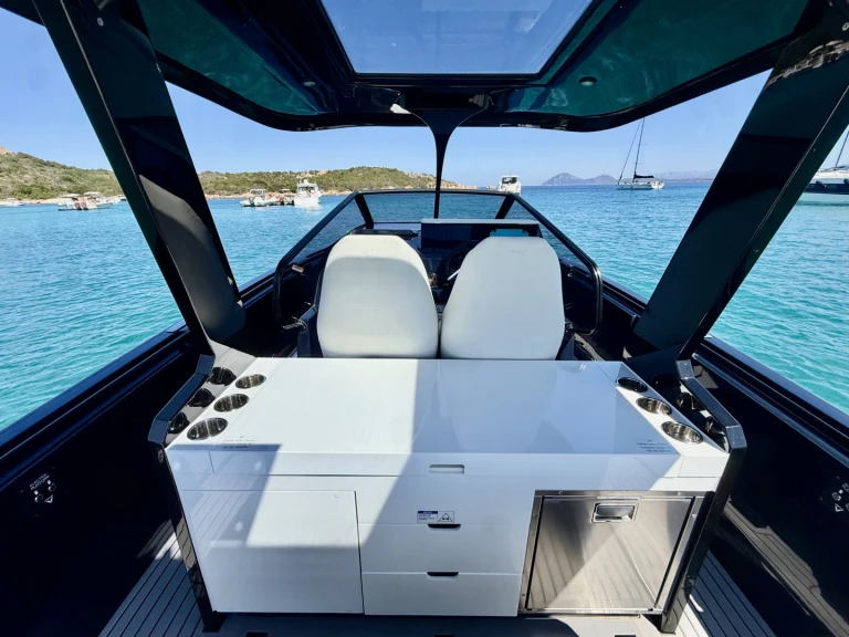 Virtue V10Top te huur van particulier of professional in Marina di Portisco