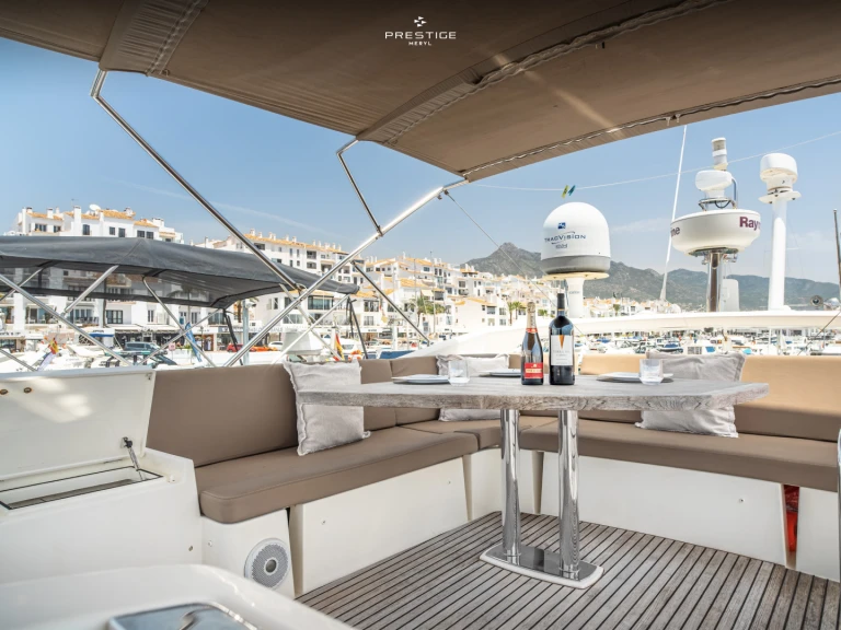 Huur een Jeanneau Prestige 500 Fly in Puerto Deportivo de Lujo en Marbella