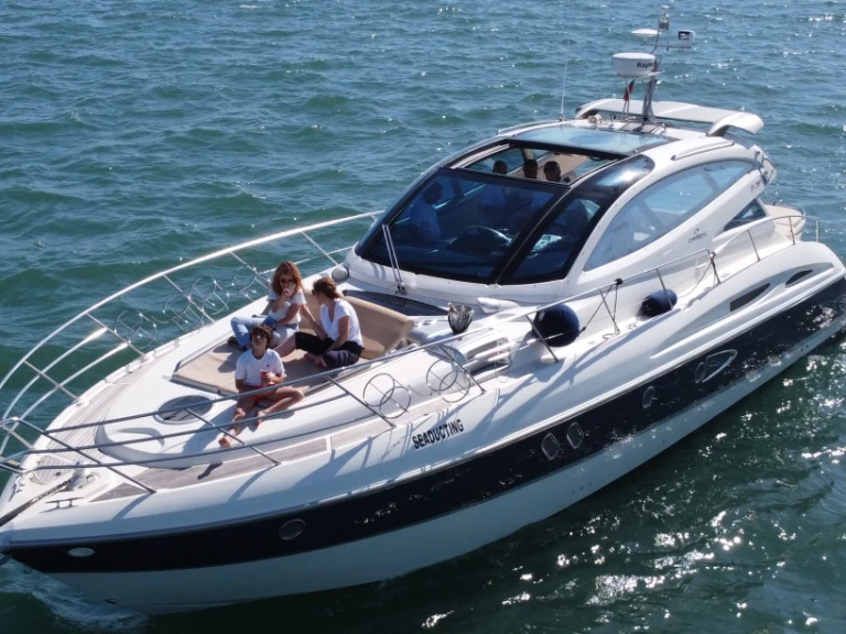 Huur een Cranchi Mediterranee 47 Hard Top in Lissabon