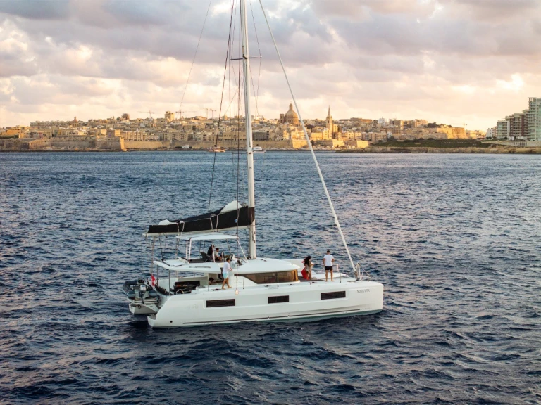 Huur een Lagoon Lagoon 46 in Gżira