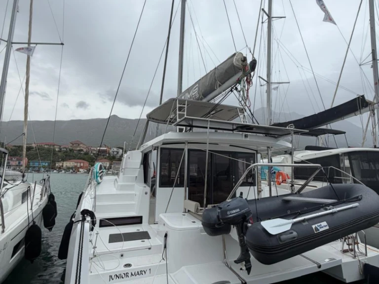Catamaran te huur in Pálairos voor de beste prijs