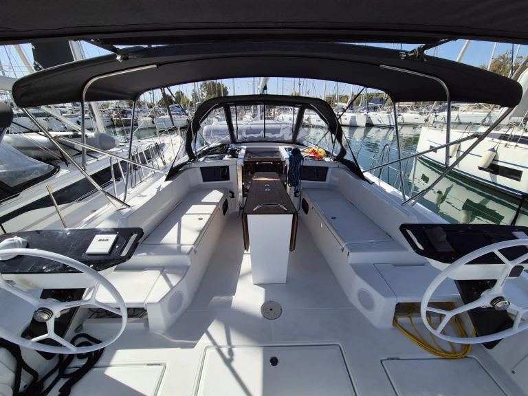 Bootverhuur Dufour Dufour 44 in Álimos via SamBoat