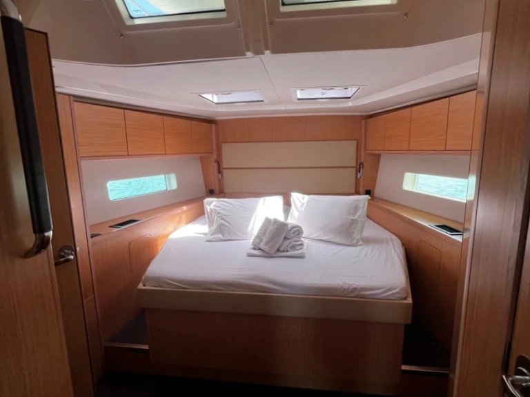 Jachthuur in Álimos - Bavaria Bavaria C50 Style via SamBoat