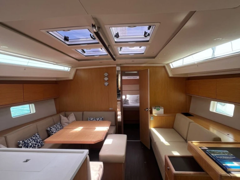 Jachthuur in Álimos - Bavaria Bavaria C50 Style via SamBoat
