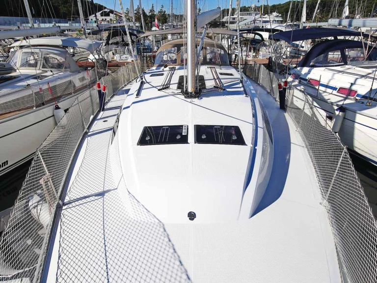 Huur een Bavaria Cruiser 46 in Pula