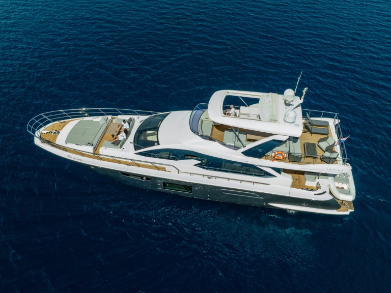 Bootverhuur Sukošan goedkoop Azimut 72 Fly