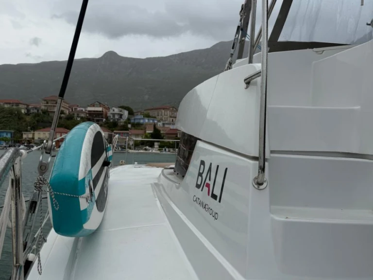 Catamaran te huur in Pálairos voor de beste prijs