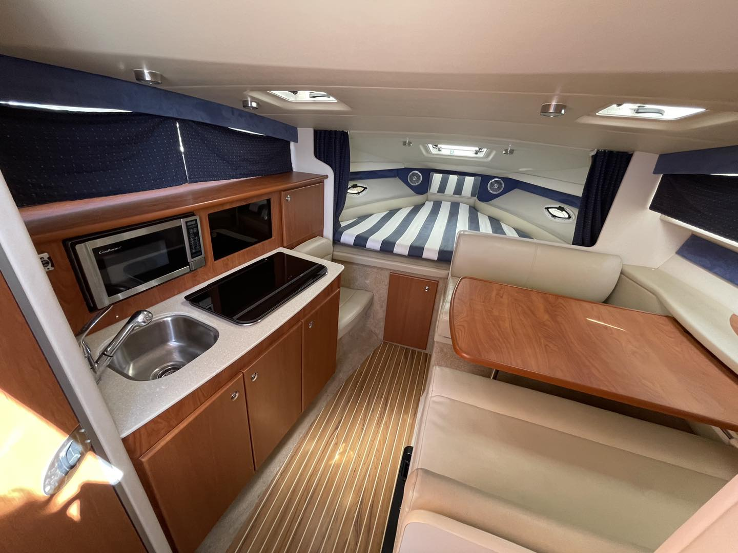 Huur een Bayliner Bayliner 285 Cruiser in Nice