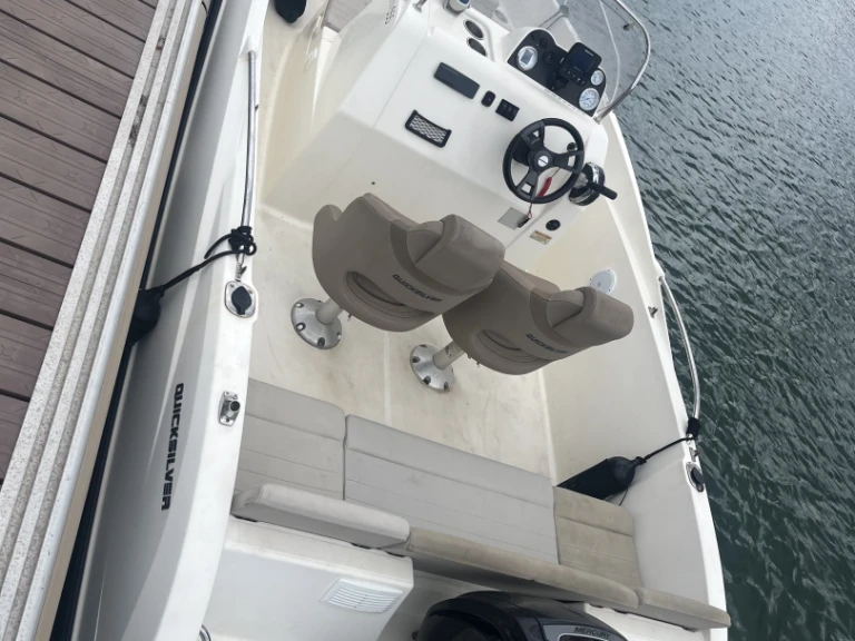 Verhuur Motorboot Quicksilver met vaarbewijs