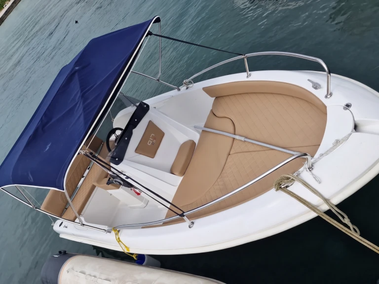 Bootverhuur Barqa Q17 in Barcelona via SamBoat