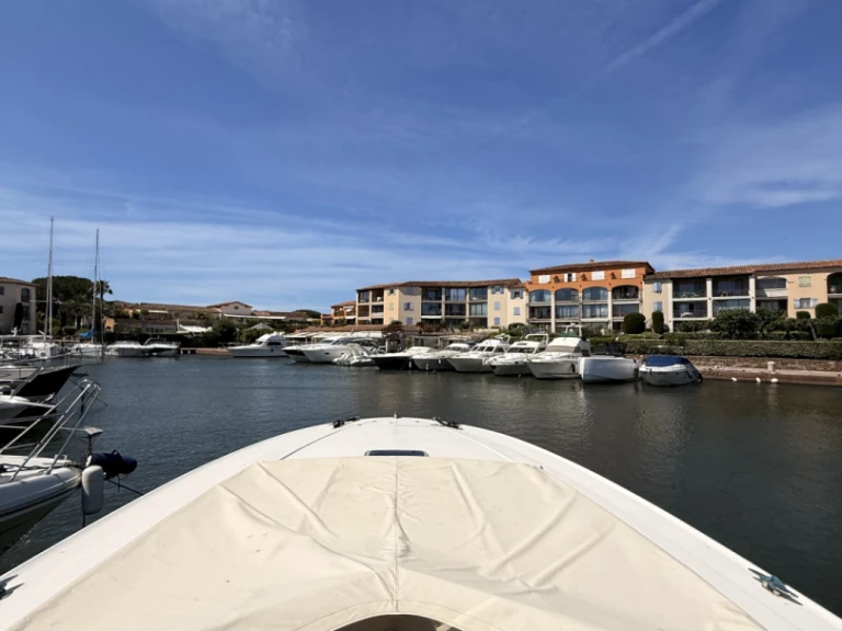 Ulisse 2000 Napoli UNICA 42 te huur van particulier of professional in Port Grimaud