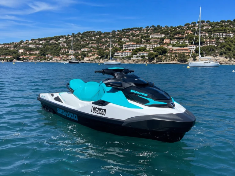 Sea-Doo GTX  te huur van particulier of professional in Le Grau-du-Roi