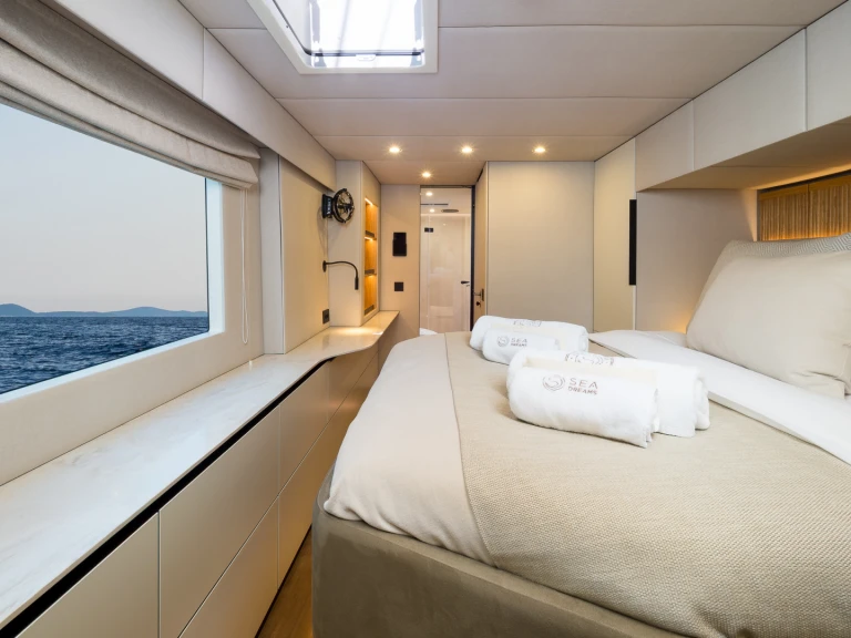 Catamaran te huur in Kaštel Gomilica voor de beste prijs