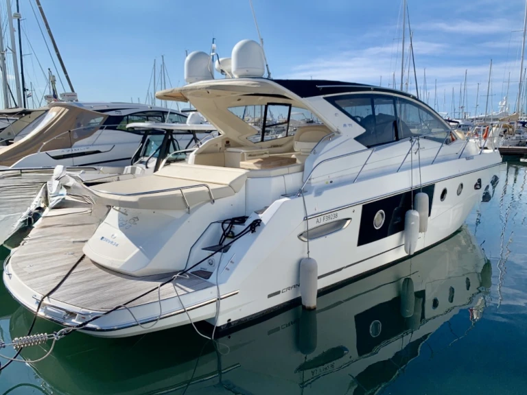 Jacht te huur in Antibes voor de beste prijs