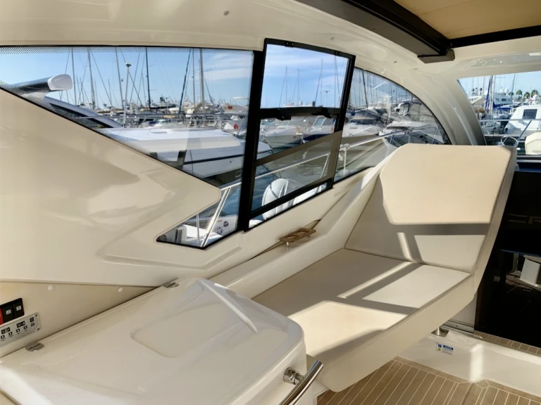 Verhuur Jacht in Antibes - Cranchi M 44