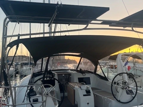 Huur een Jeanneau Sun Odyssey 410 in Marseille