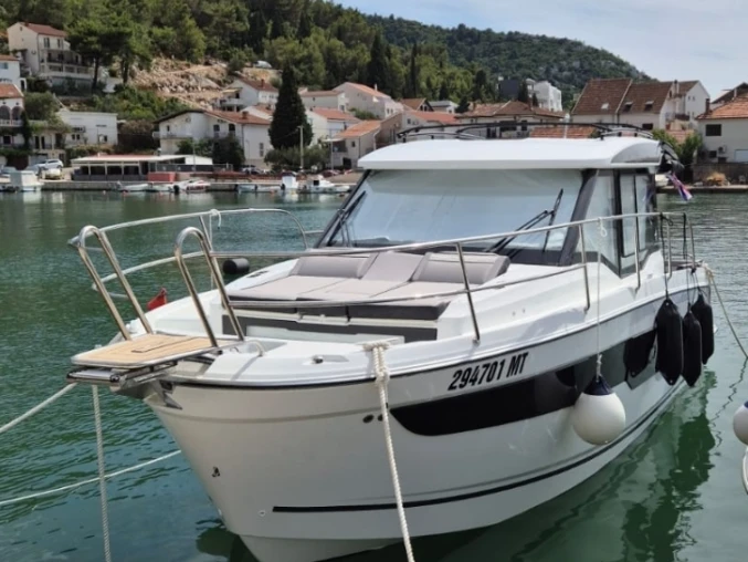 Jeanneau Merry Fisher 895 S2  te huur van particulier of professional in Blace