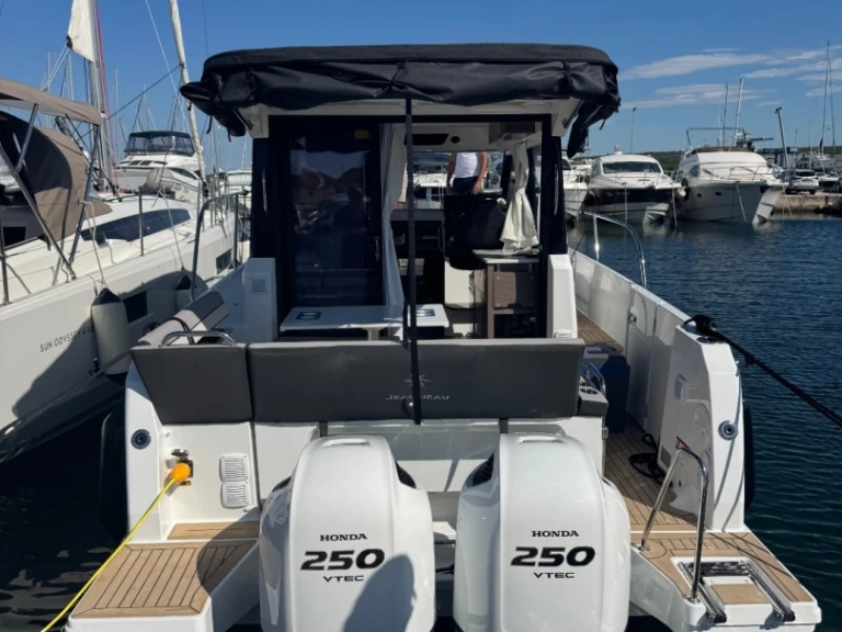 Huur een Jeanneau Merry Fisher 895 S2  in Blace