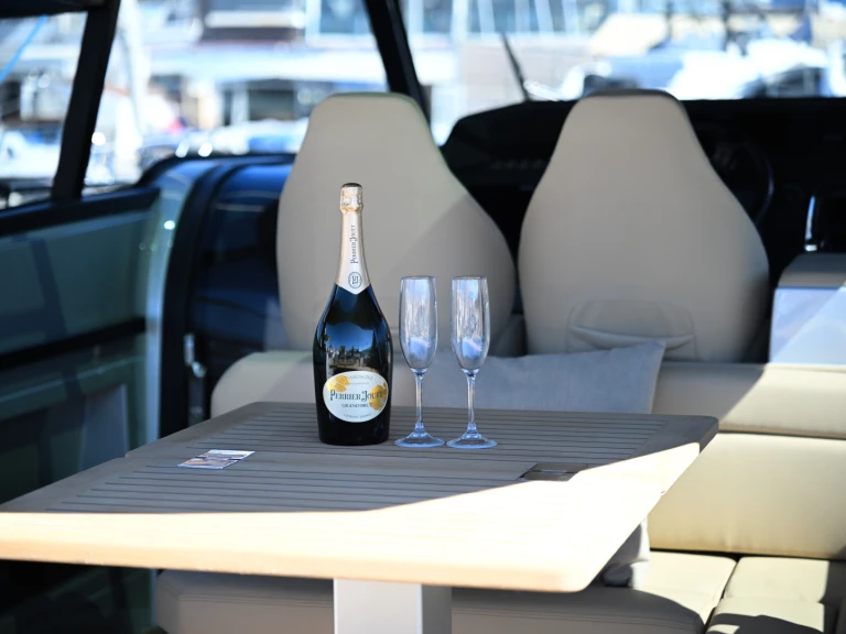 Huur een Focus 3X in Ibiza Town