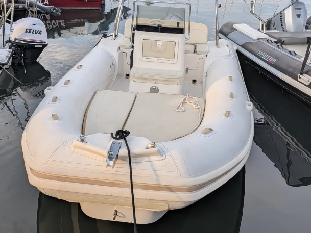Bootverhuur Porto-Vecchio goedkoop DR 520